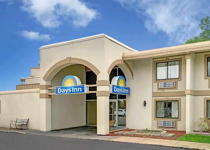 Days Inn By Wyndham Bloomington West